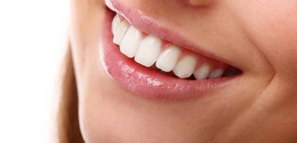 Facetas de Resina Composta: sorriso bonito e duradouro