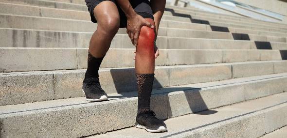 Problemas nos joelhos: 5 sintomas que precisam ser analisados por um médico