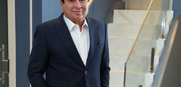 Tecnologia de retração de pele reposiciona a cirurgia plástica moderna sob liderança médica experiente