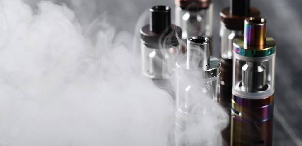 Uso de cigarros eletrônicos por jovens preocupa especialistas; entenda os perigos